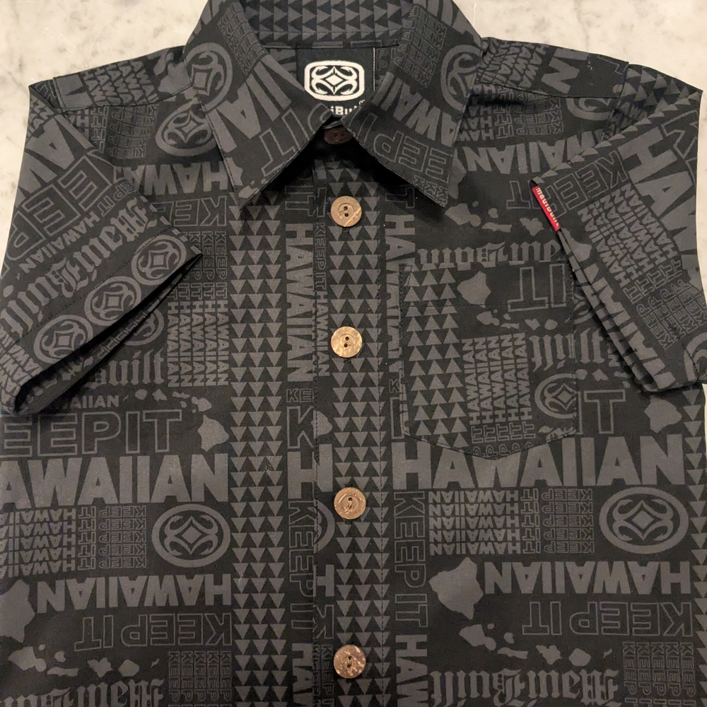 Boy's MauiBuilt Black Casual Button Down Shirt with Wooden Buttons Size 4T